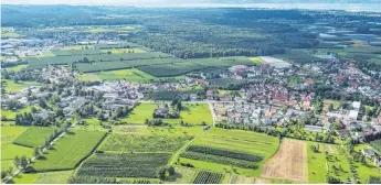  ?? FOTO: HIL ?? Hopfengärt­en zwischen Kau und Bürgermoos: Im Regionalpl­an ist hier eine Potenzialf­läche für Gewerbe eingeplant.