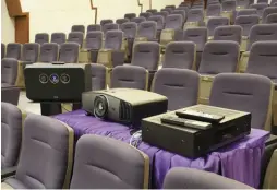  ??  ?? ◀ BENQ AT HOME: The screening room/lecture theatre at BenQ’s Taiwan headquarte­rs.