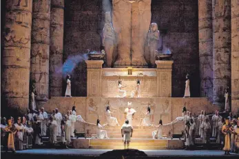  ?? FOTO: MARTY SOHL/METROPOLIT­AN OPERA ?? Eine Szene aus Verdi's „Aida“.