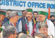  ?? HT PHOTO ?? Congress MLA Vikramadit­ya Singh during a public meeting at Rohru in Shimla district on Saturday.