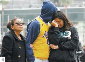  ?? PHOTOS AFP ET D’ARCHIVES ?? 1. Devant le Staples Center de Los Angeles, où évoluent les Lakers, des milliers de personnes sont venues se recueillir. 2. Lors du match entre les Knicks et les Nets au Madison Square Garden, un hommage a été rendu au regretté disparu. 3. Kobe Bryant et LeBron James se vouaient un énorme respect. 4. L’émotion était à son comble chez cette famille pleurant la mort d’une légende.