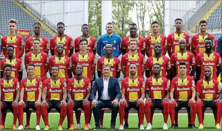  ??  ?? Avec pas moins de 14 arrivées et 22 départs, l’effectif du RC Lens a été profondéme­nt modifié durant l’intersaiso­n.