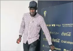  ??  ?? Momo Mbaye, en la rueda de prensa de ayer.