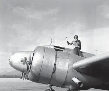  ?? FOTO: AP/NTB SCANPIX ?? Amelia Earhart ble i 1932 første kvinne som fløy over Atlanteren alene. Bildet ble tatt i 1937, noen måneder før hun forsvant sporløst over Stillehave­t i sitt forsøk på å fly Jorden rundt.