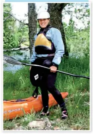  ??  ?? In 2015, Dr. Neal returned to kayak the Fuy River where her life- and spirit-changing accident took place