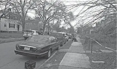  ?? DEAN NARCISO/COLUMBUS DISPATCH ?? Police were called just after 11 a.m. to the 1200 block of East 18th Avenue.