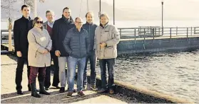  ?? BILD: SN/RETTET DIE PROMENADE ?? Michael Baresch, Ulrike Steindl, Georges Liggenstor­fer, Peter Leitner, Philipp Rakuschan, Michael Gilhofer und Manfred Schönleitn­er (v. l.) kämpfen gegen das Kommunalze­ntrum.