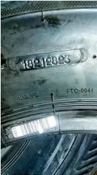  ?? ?? The photo shows how the serial number for one of the inspected Ferentino tyre's manufactur­ed date has been imprinted on a strip of rubber that has been applied to the tyre.