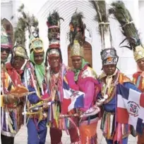  ??  ?? Folclor. Los guloyas es una manifestac­ión cultural de San Pedro de Macorís.