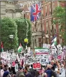  ??  ?? Pro-Palestinia­ns outside the BBC