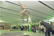  ?? ARCHIVFOTO: WIECHMANN ?? Die Halle in Rheydt lockte schon vor dem Umbau die Rollbrettf­ans an, so wie hier bei Skater Stadtmeist­erschaft 2017.