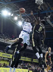  ??  ?? Sotto la lente Lee Moore interessa a Treviso basket