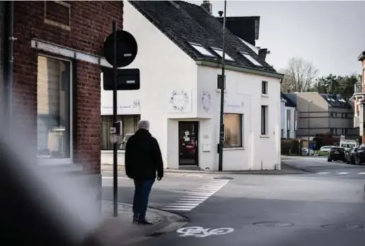  ?? Kristof Vadino ?? Het internet biedt een schat aan informatie voor de privédetec­tive: “Het zou je verbazen wat mensen allemaal online gooien.”