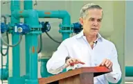  ??  ?? El jefe de Gobierno, Miguel Ángel Mancera, dio el botonazo de arranque a la operación del complejo hidráulico.