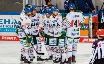  ?? Foto: Harry Schindler ?? Erstmals in dieser Saison durften die Augsburger Panther einen Sieg bejubeln.