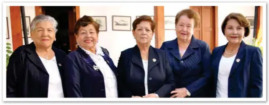  ??  ?? Piedad de Ortiz, Ketty Rivera, Alicia de Gordillo, Nelly Terán y Martita de Parra.