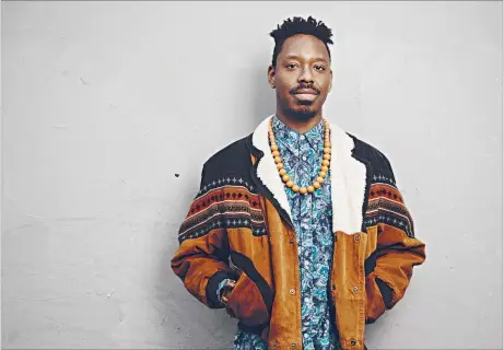  ?? [ Tom Barnes] ?? „Ich bin nach dem nubischen König Shabaka benannt“: Shabaka Hutchings, geboren 1984 in London, ist großteils in Barbados aufgewachs­en. Heute ist er Teil der sehr lebendigen Jazzszene Londons. Am Samstag spielt er beim Jazzfestiv­al Saalfelden – als Gast der österreich­ischen Formation Shake Stew.