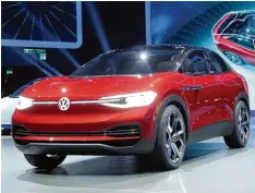  ?? Foto: Sean Gallup, Getty Images ?? 2015 wurde der VW Abgasbetru­g auf der IAA bekannt. Jetzt steuert der Konzern um – mit dem vollelektr­ischen SUV I.D. Crozz.