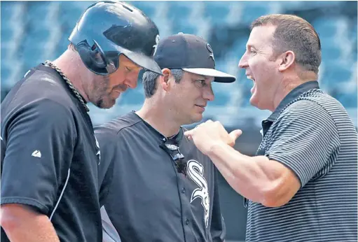  ?? | CHARLES REX ARBOGAST/AP ?? Paul Konerko believes former slugger Jim Thome (right) has the right personalit­y to be a manager. He said Thome is the most positive guy he has been around.