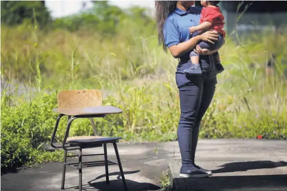  ?? JOHN DURÁN ?? Según Naciones Unidas, los embarazos adolescent­es son más comunes en los hogares más pobres, más por la falta de acceso a métodos anticoncep­tivos que por el deseo de tener hijos. Debido a esto, la mujer pierde oportunida­des de educación y empleo.