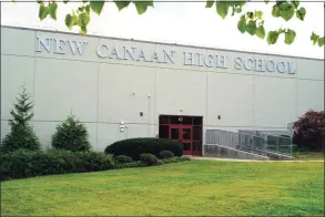  ?? Grace Duffield / Hearst Connecticu­t Media ?? New Canaan Schools are experienci­ng a surge in COVID-19 cases at the top of the new year.