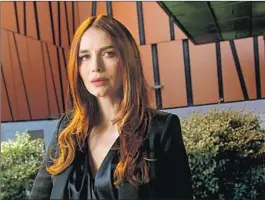  ?? Kirk McKoy Los Angeles Times ?? SAFFRON BURROWS stars in “Jackie Unveiled,” a one-woman play about Jacqueline Kennedy at the Wallis Annenberg Center for the Performing Arts.