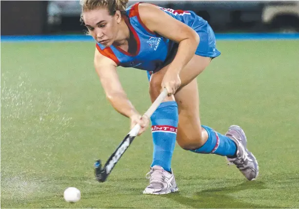  ?? Picture: ANNA ROGERS ?? GO TIME: Gabi McArthur in action for Saints earlier this year. Cairns Hockey got through two rounds before coronaviru­s forced the season’s suspension.