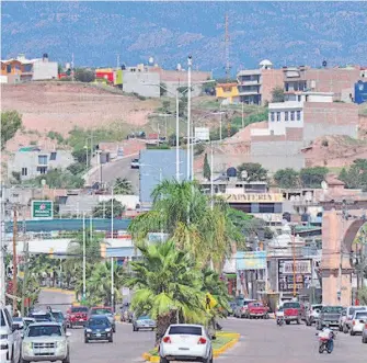  ?? /MARCO RODRÍGUEZ ?? Los integrante­s del comité trabajan en la organizaci­ón de la fiesta popular, cancelada el año pasado.