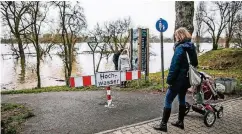  ?? RP-FOTO: ANNE ORTHEN ?? Von der Urdenbache­r Kämpe ist derzeit nicht mehr viel zu sehen, die Spazierweg­e sind gesperrt.