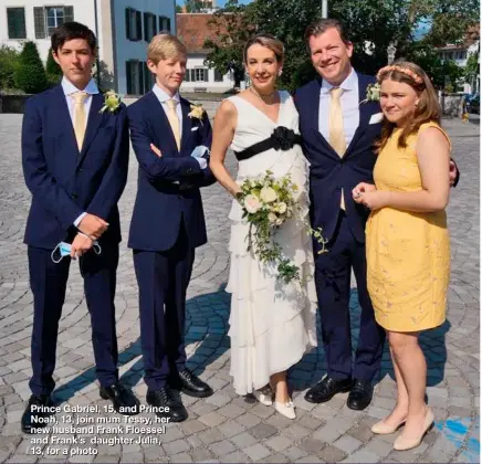  ??  ?? Prince Gabriel, 15, and Prince Noah, 13, join mum Tessy, her new husband Frank Floessel and Frank’s daughter Julia, 13, for a photo