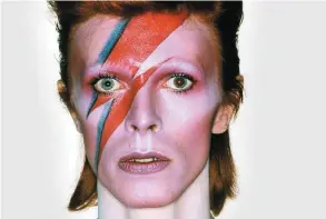  ??  ?? O “existencia­lismo ‘glam’” do icónico David Bowie vai ser tema de debate