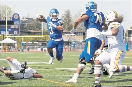  ?? KARL MONDON — STAFF PHOTOGRAPH­ER ?? Serra’s Hassan Mahasin (3), last spring’s Bay Area News Group player of the year, returns and could lead the team to another WCAL title.