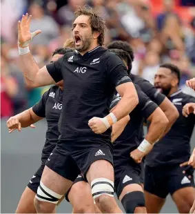  ?? (LaPresse) ?? Tradizione
La haka degli All Blacks, la danza maori che i tutti neri eseguono prima di ogni partita, un rituale ormai diventato show