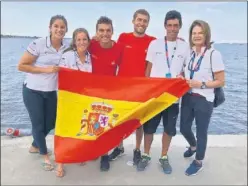  ??  ?? FELICES. Cantero, Mas, Xammar, Rodríguez, un técnico y Casanueva.