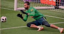  ??  ?? Alisson Becker, 25 anni, portiere brasiliano della Roma