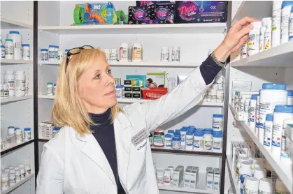  ?? FRAM DINSHAW/SALTWIRE NETWORK ?? Deborah Ellis can now offer her patients affordable medication­s, if they are signed up under the Genrus coverage plan.