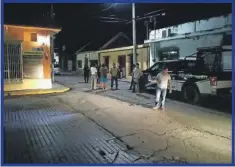  ??  ?? Los vecinos pidieron a las autoridade­s incrementa­r la vigilancia en la zona