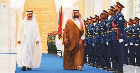  ?? Courtesy: Twitter ?? Shaikh Mohammad Bin Zayed Al Nahyan looks on as Saudi Crown Prince Mohammad Bin Salman is being accorded an official reception at Qasr Al Watan in Abu Dhabi yesterday.