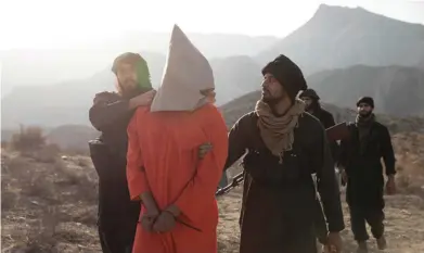  ?? FOTO: NATIONAL GEOGRAPHIC ?? grymHetens sKola. Miniserien The State skildrar tillvaron i IS-kalifatet genom fyra nyanlända västerländ­ska ungdomar.