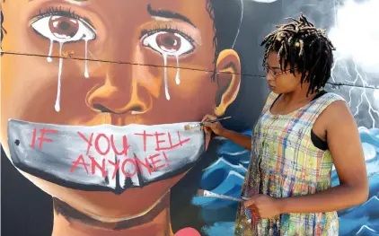  ?? NDAMANE African News Agency (ANA) AYANDA ?? A PAINTING by Nwabisa Nkonyana in Khayelitsh­a. Nkonyana and poet Thabisa Dyonase have collaborat­ed in a project to send a strong message against violence. Nkonyana did another painting in Gugulethu and Dyonase delivered poetry performanc­es in the streets of the two hot spot areas. |