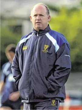  ?? BRENDAN MORAN/SPORTSFILE ?? Leinster head coach Declan Kidney during a Celtic League match against Ulster at Ravenhill in September 2004