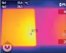  ??  ?? The thermal camera shows the new ipad is considerab­ly warmer than ipad 2