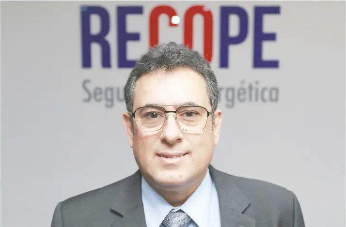  ?? “Recope produce un 70% de la energía total del país, por lo que es su misión liderar este proceso de transición hacia energías renovables”, dijo Alejandro Muñoz, presidente ejecutivo de Recope. Esteban Monge/La República ??