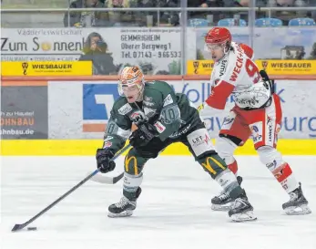  ?? FOTO: IMAGO ?? Trotz Tabellenpl­atz sechs glaubt der frühere Ravensburg­er Norman Hauner (links) an eine gute Rolle der Bietigheim Steelers in den Play-offs.