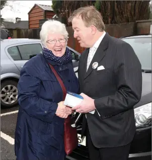  ??  ?? Outgoing Fine Gael TD John Perry chatting to Mary Kerr from Keash in Ballymote. Pic: Carl Brennan.