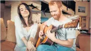  ??  ?? MUSICAL COUPLE: Digby and the Lullaby play in Grahamstow­n on Friday night