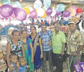  ?? Photo: Shratika Singh ?? Labasa market vendors decorated their stalls for Diwali on October 18, 2017.