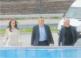  ??  ?? Proyectos y urgencias. Macri, flanqueado por Vidal y Rodríguez Larreta.