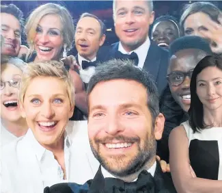  ??  ?? Ellen Degeneres’ selfie pic from the 2014 Oscars has been called the best photo ever.