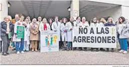  ?? GERMÁN MESA ?? Una protesta contra las agresiones a sanitarios.